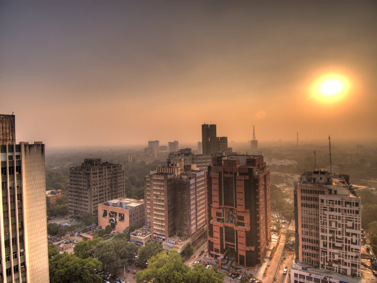 मध्य नई दिल्ली पर छाई धुंध (फ़ाइल फ़ोटो)