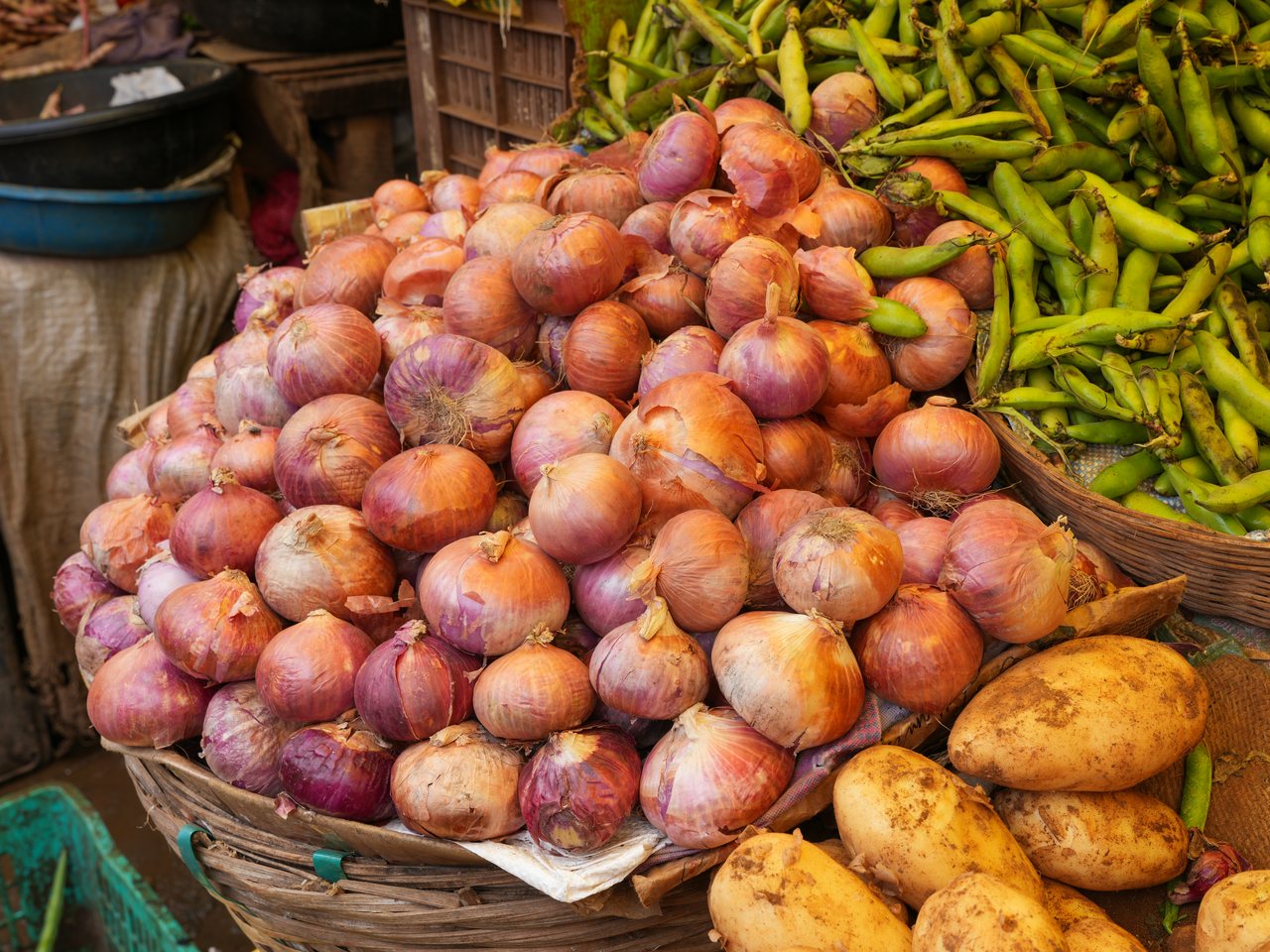 Onions on sale at an Indian market